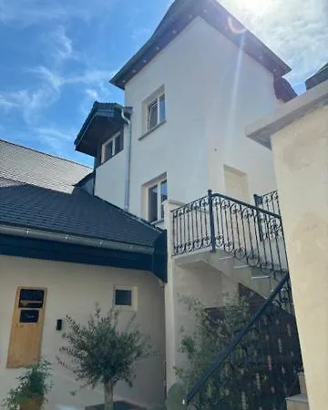 La Tour Du Chateau מלון Saint-Genix-sur-Guiers